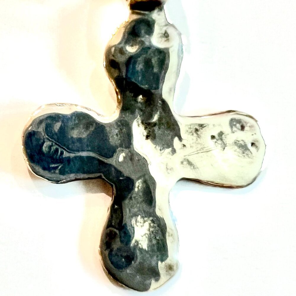HAMMERED SILVER CROSS PENDANT